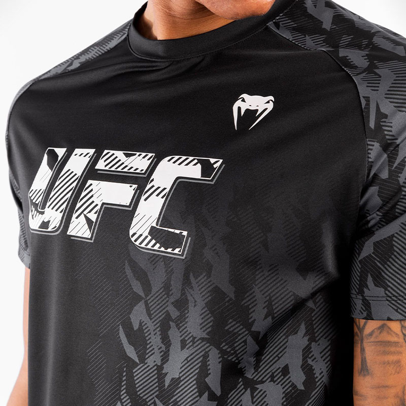 Venum UFC Authentic Fight Week Men Performance Long Sleeve Rashguard Noir